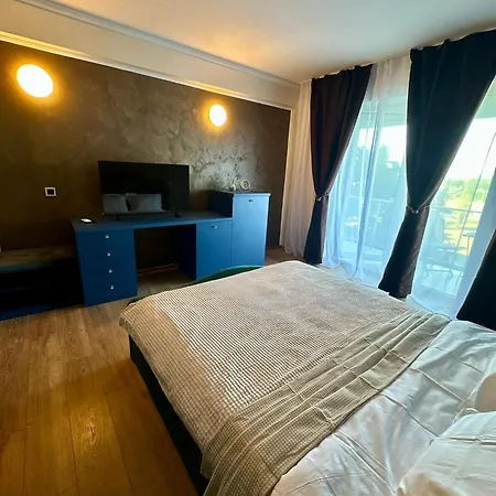 Blaxy شقة فندقية *