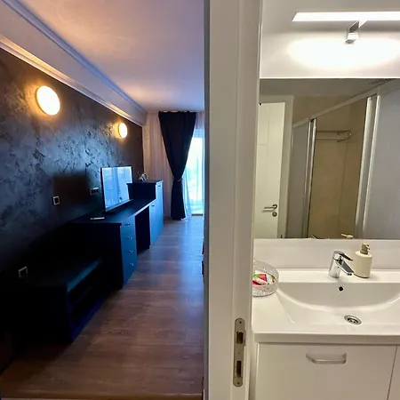 Blaxy شقة فندقية